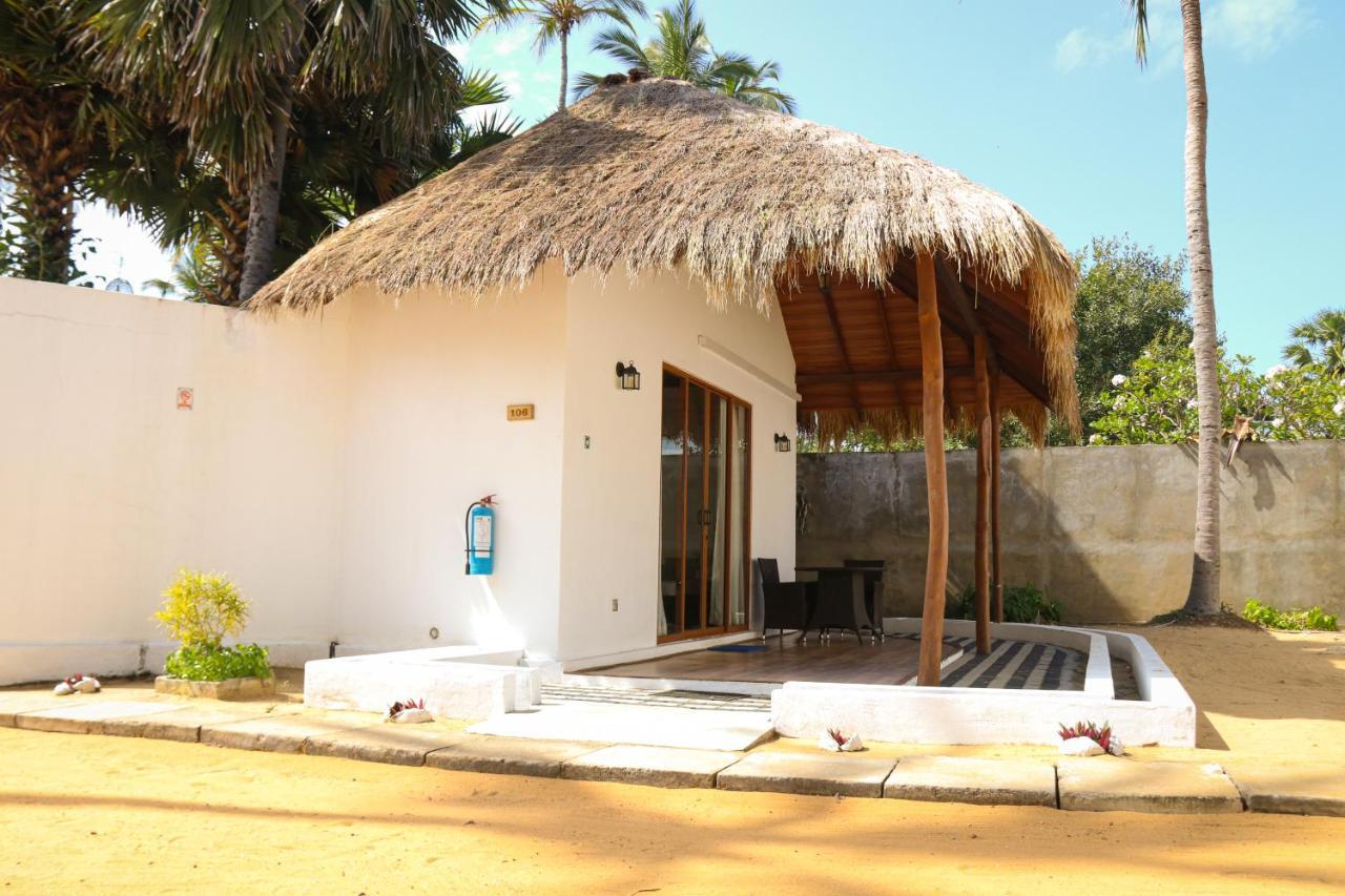 The Blue Lagoon Resort Калпития Экстерьер фото