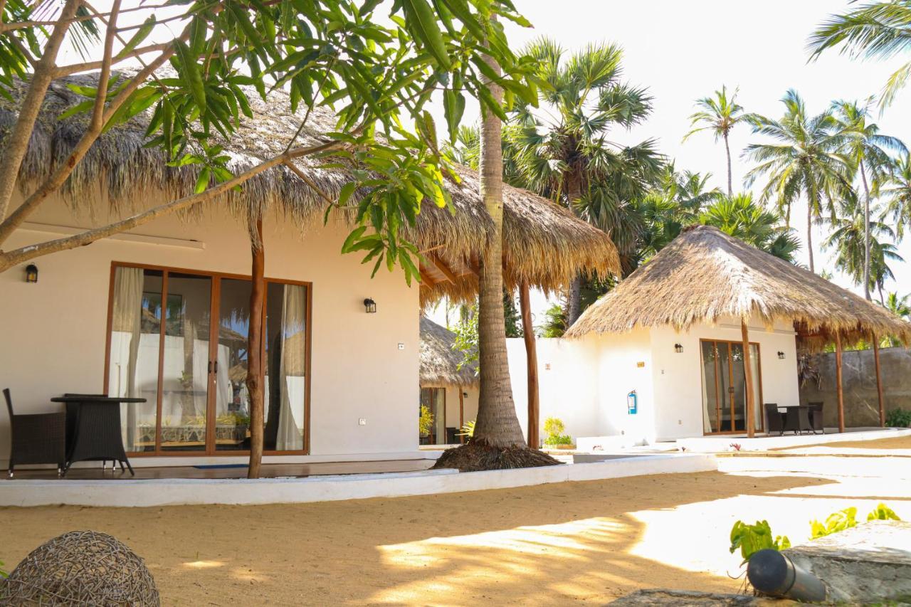 The Blue Lagoon Resort Калпития Экстерьер фото